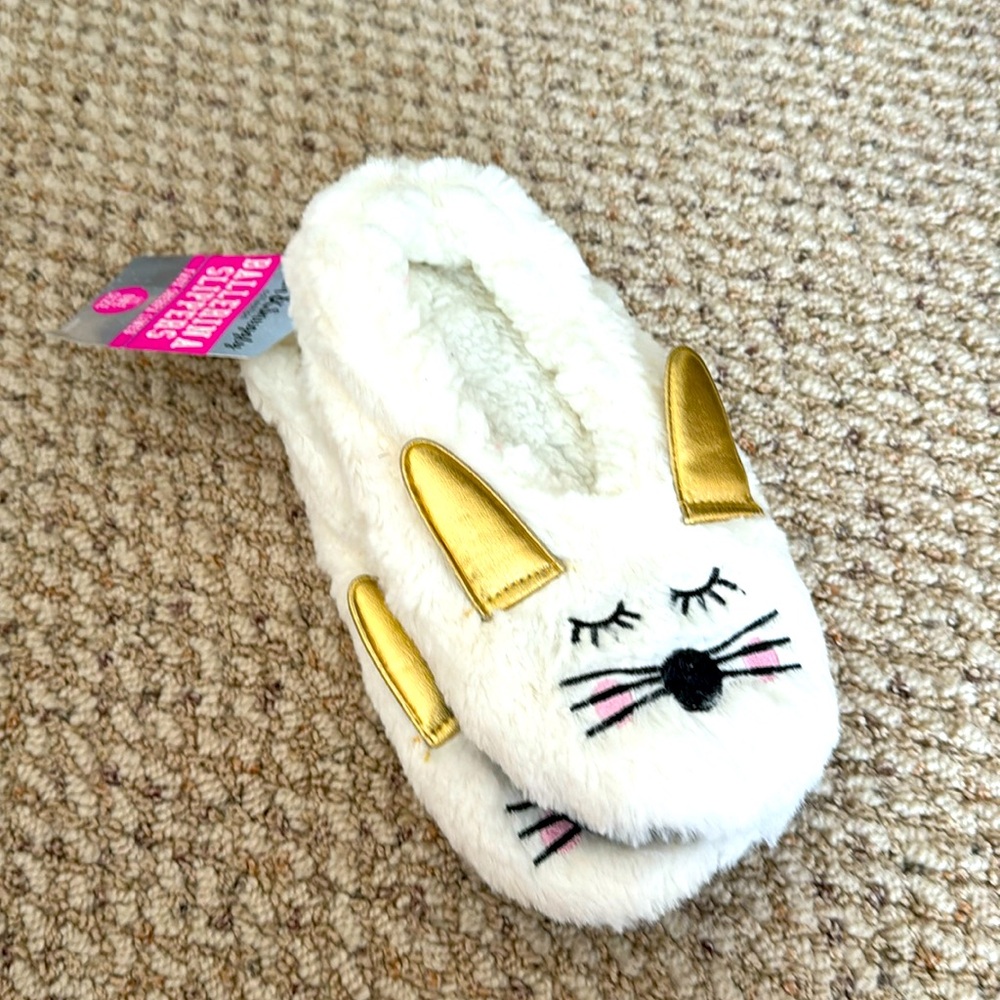 NWT adorable slippers